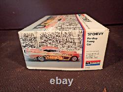 Monogram 1957'57 WILD FIRE CHEVY FUNNY CAR 1975 NO 2203 UNBUILT NICE