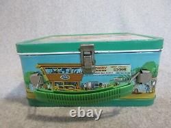 RaRe Variety NoT-EMBOSSED 1975 DRAG STRIP Car RaCE LUNCHBOX Condition#8