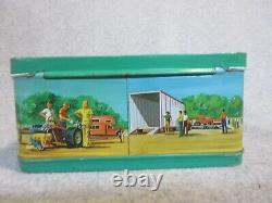 RaRe Variety NoT-EMBOSSED 1975 DRAG STRIP Car RaCE LUNCHBOX Condition#8