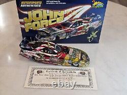 NHRA JOHN FORCE 124 Diecast SOLDAT AMÉRICAIN Funny Car NITRO Drag Racing SIGNÉ