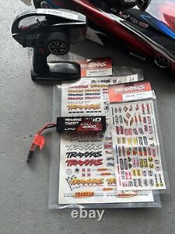 Traxxas Funny Car 1/8 Courtney Force Dragster Drag Race RTR 70MPH+ RARE  <br/> <br/>

Voiture Traxxas Funny Car 1/8 Courtney Force Dragster Drag Race RTR 70MPH+ RARE