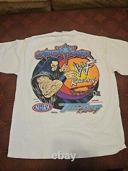 VINTAGE 1999 WWF THE UNDERTAKER DOUBLE SIDED NHRA RACING X-LARGE T SHIRT XL Rare<br/>Traduction en français : T-SHIRT X-LARGE RARE VINTAGE 1999 WWF THE UNDERTAKER DOUBLE FACE DE COURSE NHRA